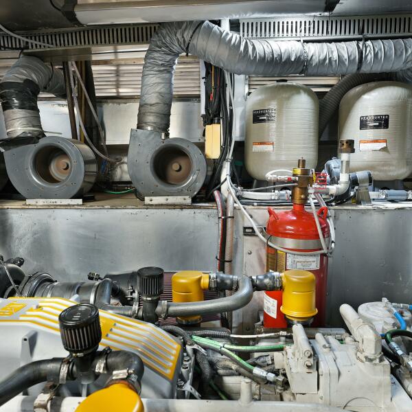 81' 2003 Hargrave Sky Lounge