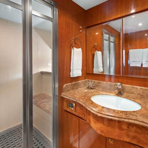 81' 2003 Hargrave Sky Lounge