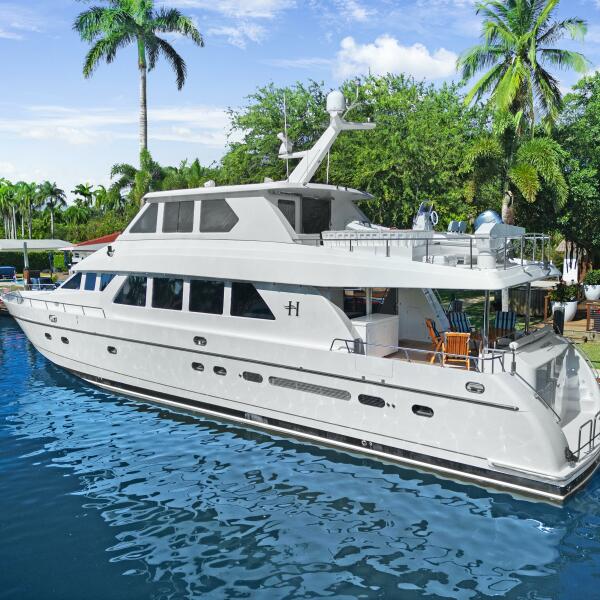 81' 2003 Hargrave Sky Lounge