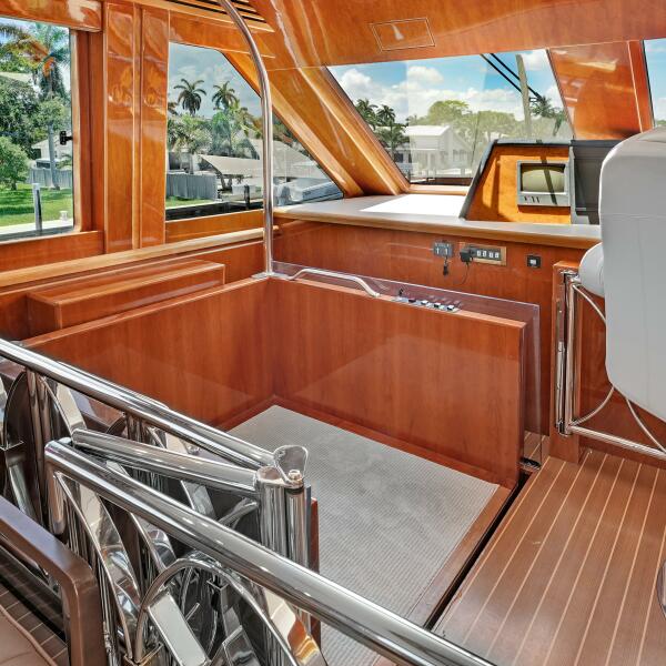 81' 2003 Hargrave Sky Lounge