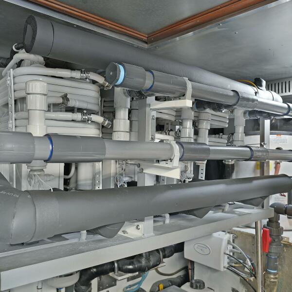 81' 2003 Hargrave Sky Lounge