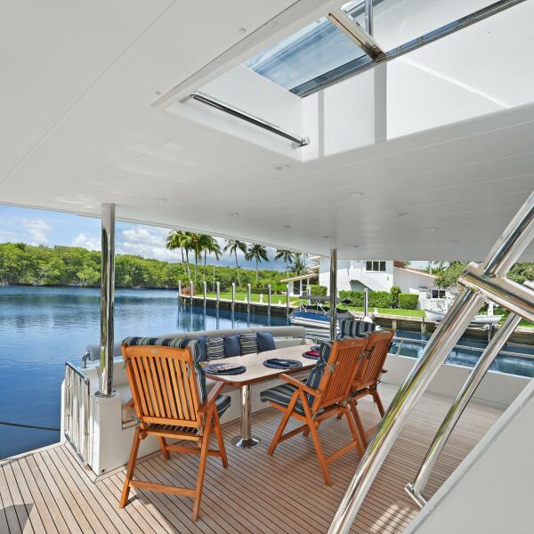 81' 2003 Hargrave Sky Lounge