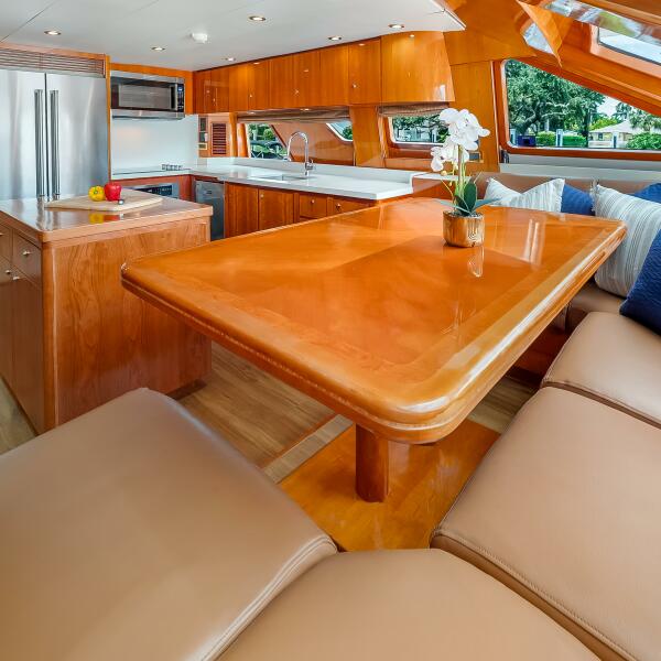 81' 2003 Hargrave Sky Lounge