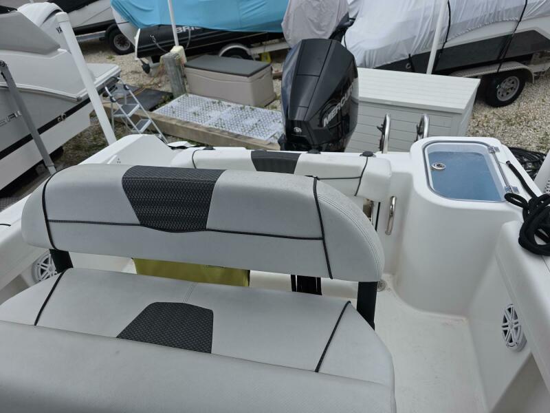 22' 2022 Wellcraft 222 Fisherman