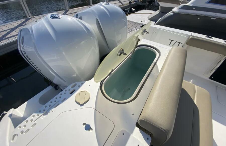 28' 2015 Pursuit Sport