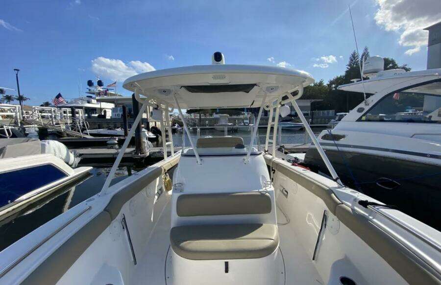 Dolce 28ft Pursuit Yacht For Sale