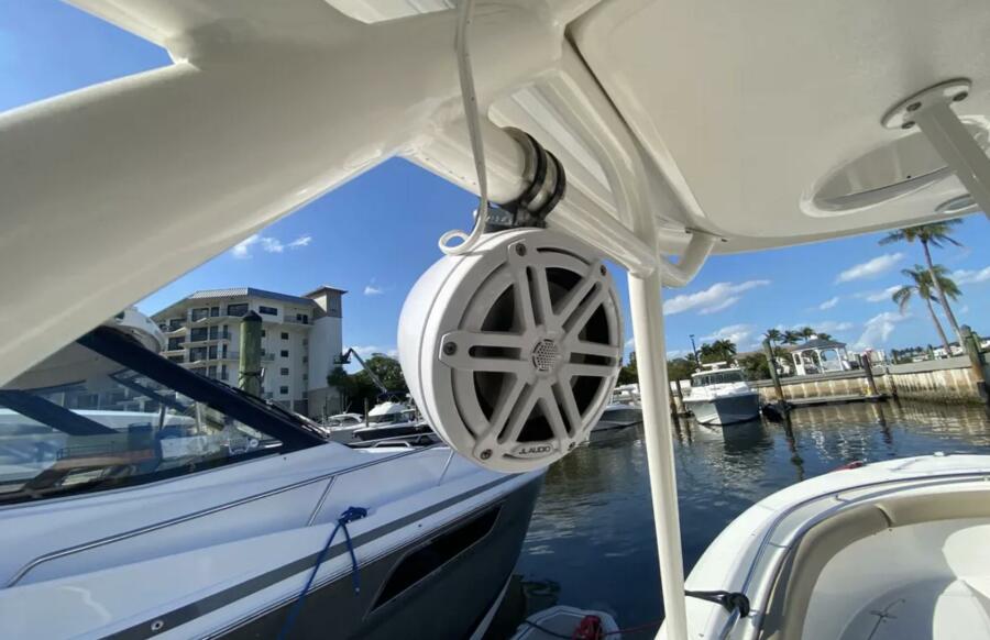 28' 2015 Pursuit Sport