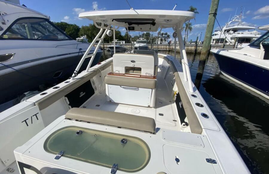 28' 2015 Pursuit Sport