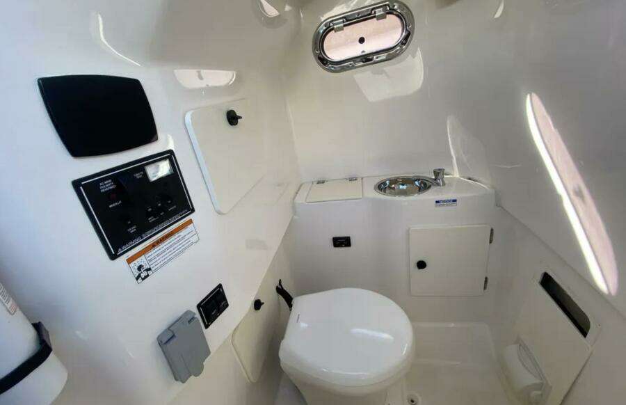 Dolce 28ft Pursuit Yacht For Sale