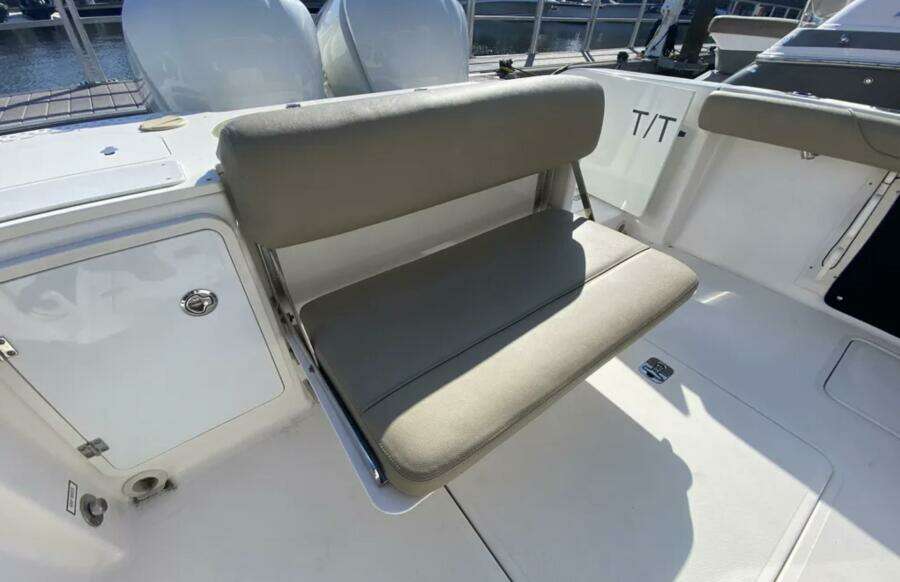 Dolce 28ft Pursuit Yacht For Sale