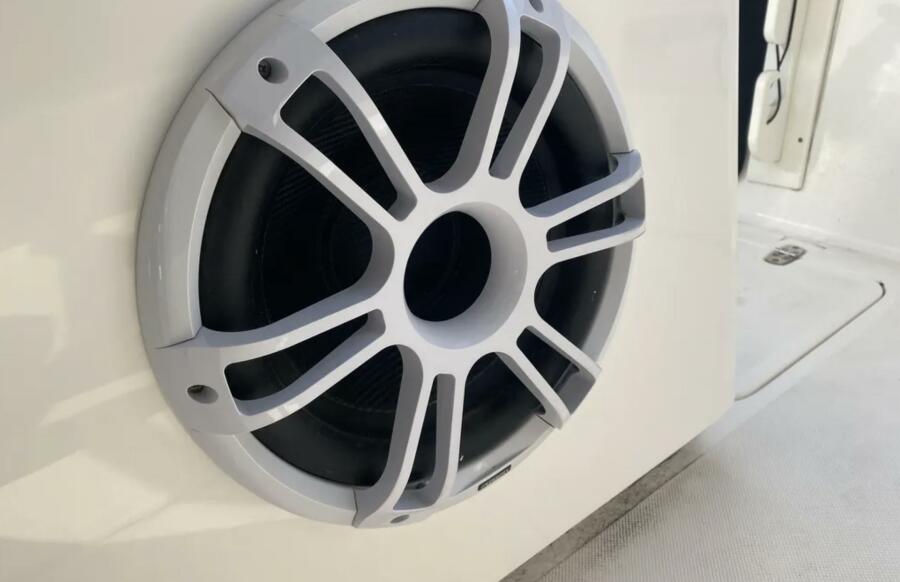 28' 2015 Pursuit Sport