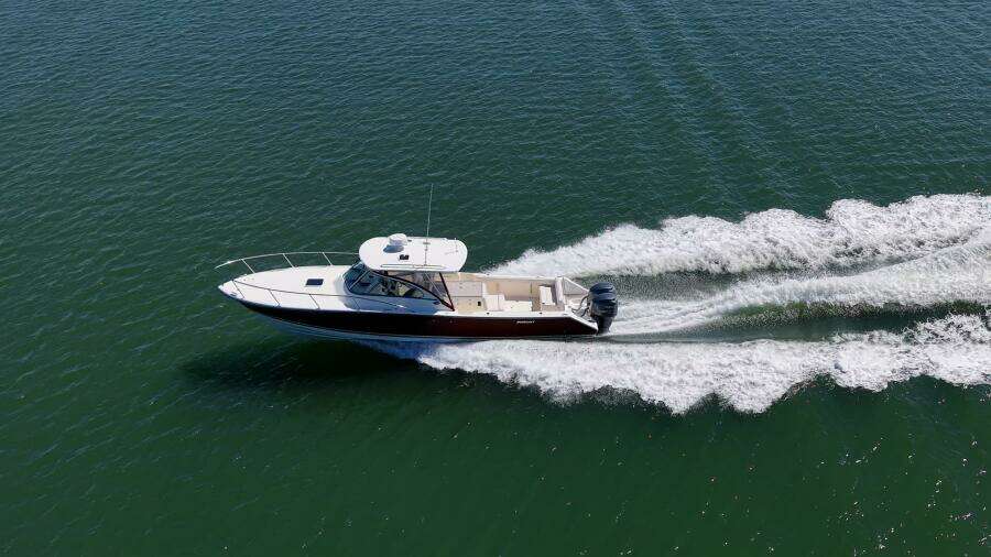 34ft Pursuit Yacht For Sale