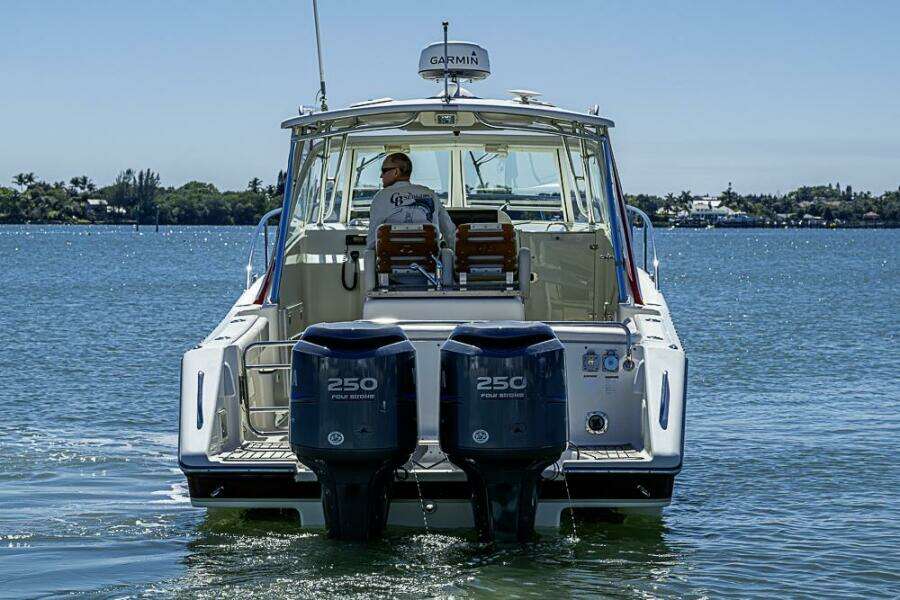 34ft Pursuit Yacht For Sale