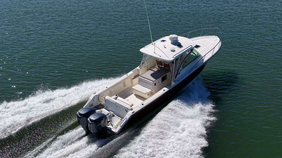34ft Pursuit Yacht For Sale