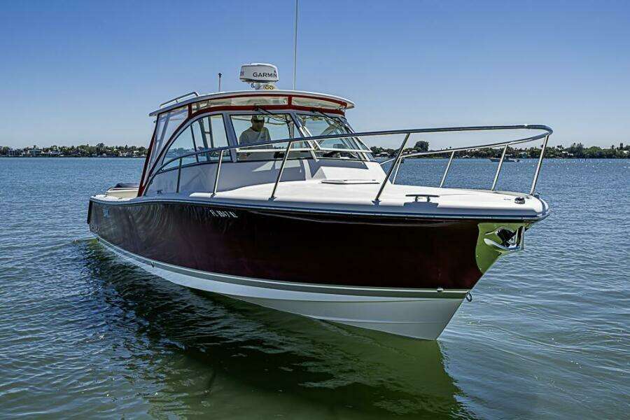 34ft Pursuit Yacht For Sale