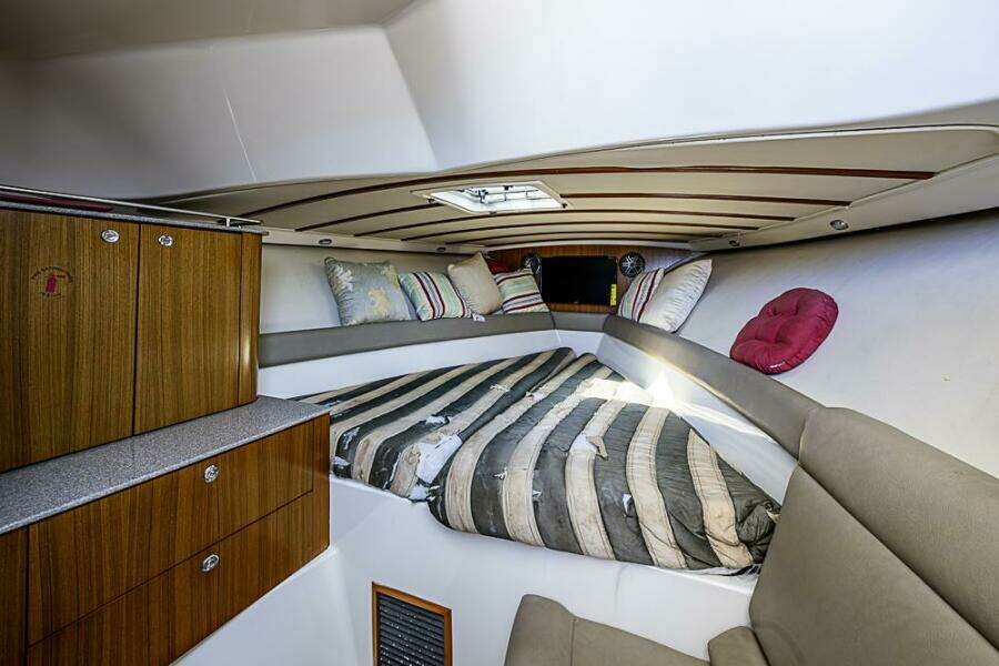 34ft Pursuit Yacht For Sale