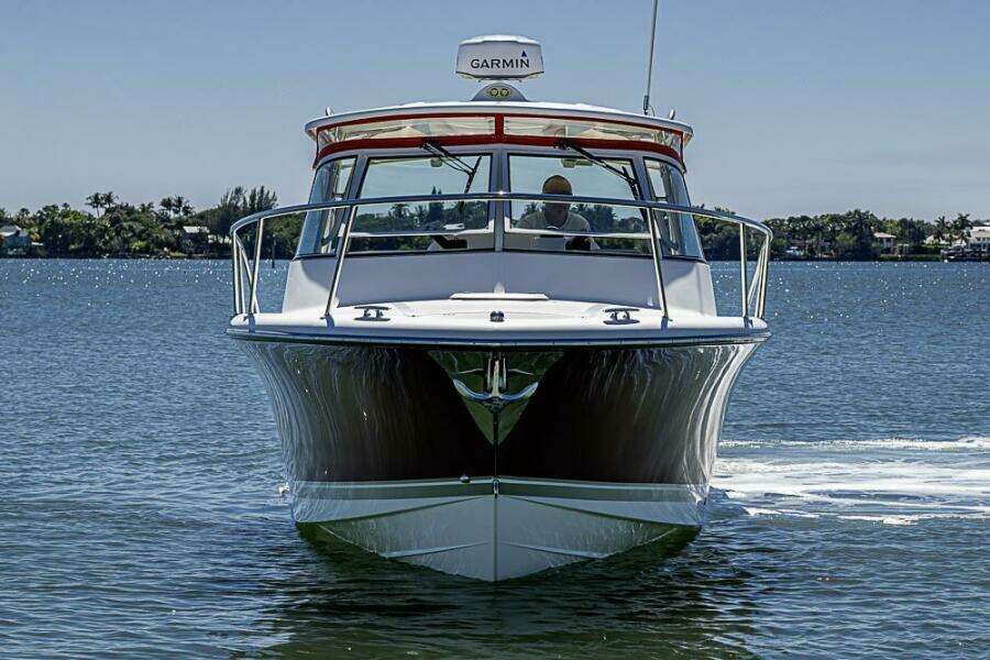 34ft Pursuit Yacht For Sale