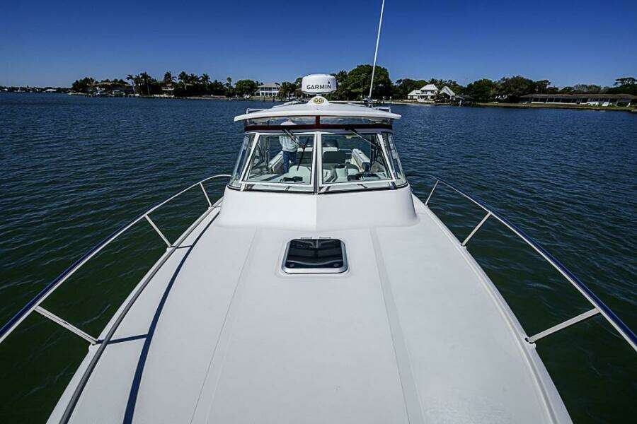 34ft Pursuit Yacht For Sale