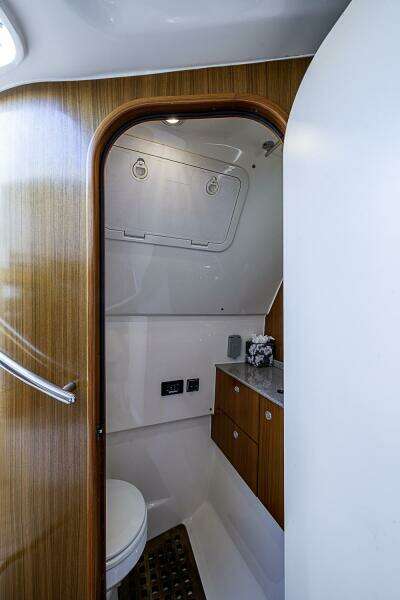 34ft Pursuit Yacht For Sale