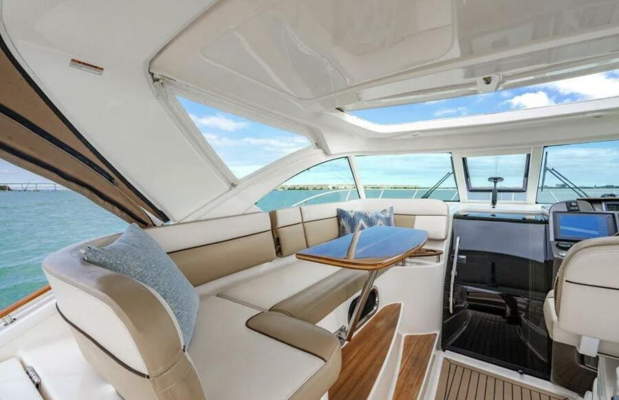 36' 2013 Tiara Yachts 36 Coronet