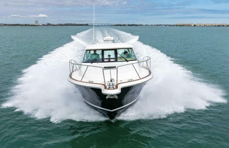 36' 2013 Tiara Yachts 36 Coronet