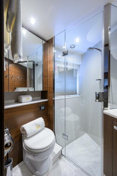 78' 2021 Princess Y78