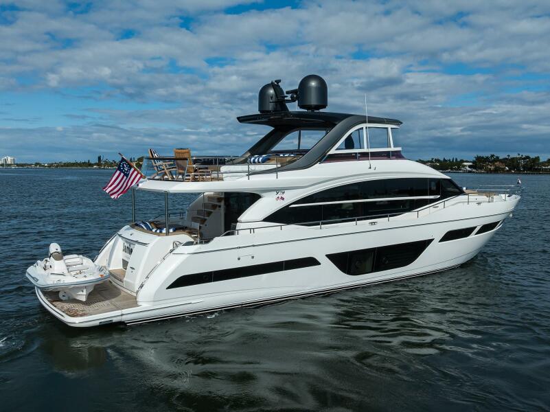 78' 2021 Princess Y78