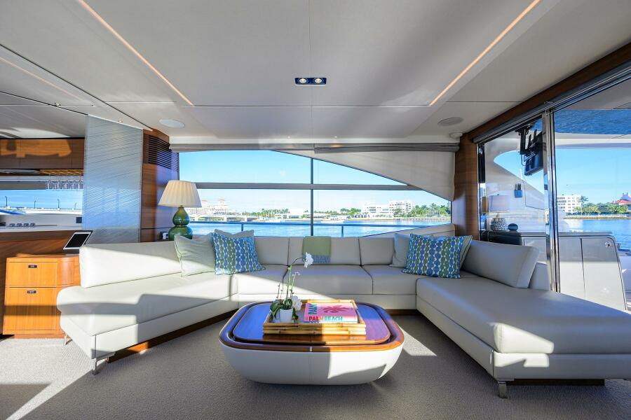 78' 2021 Princess Y78