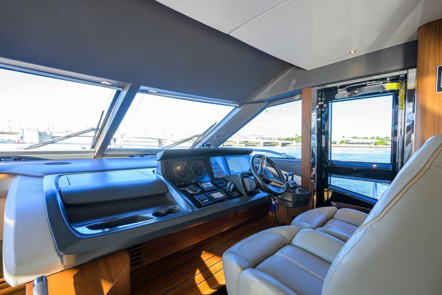 78' 2021 Princess Y78