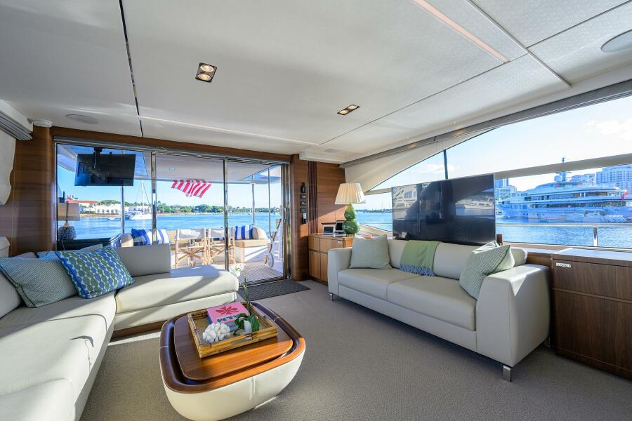 78' 2021 Princess Y78