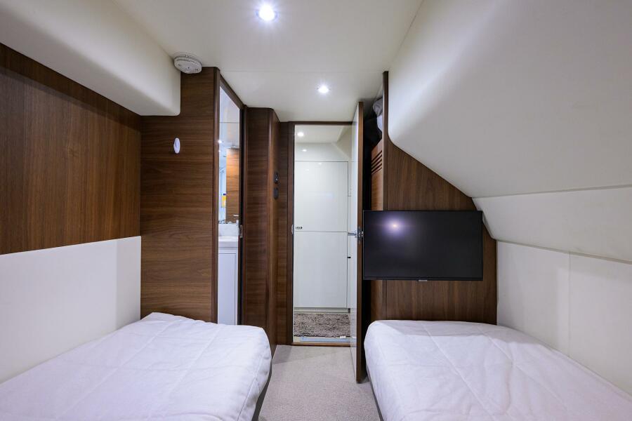 78' 2021 Princess Y78