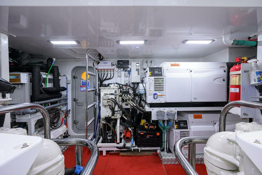 78' 2021 Princess Y78