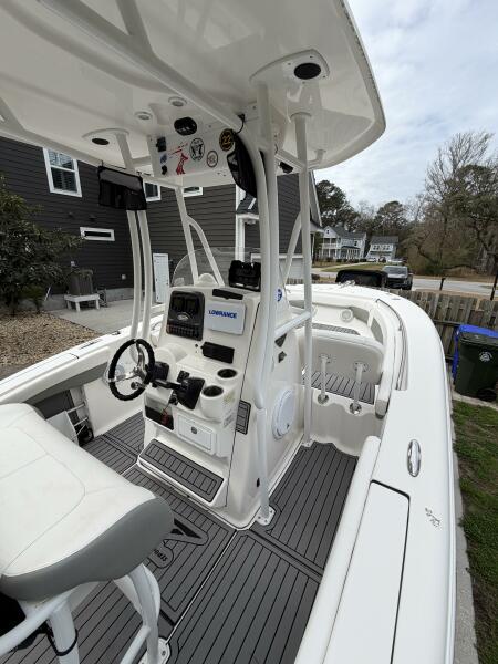 23' 2015 Tidewater 230 LXF