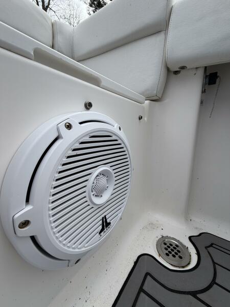 23' 2015 Tidewater 230 LXF