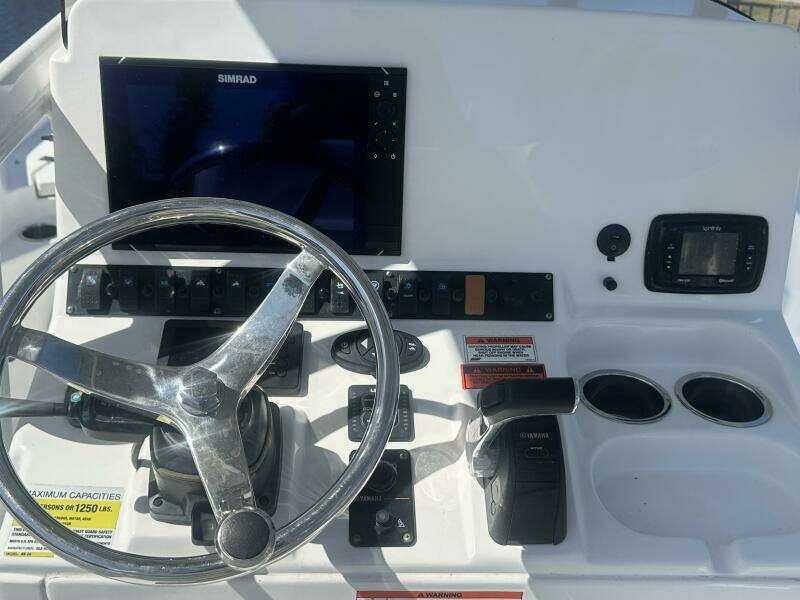 24ft Sea Hunt Yacht For Sale