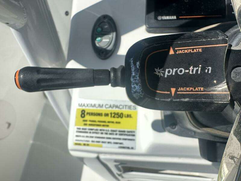 24ft Sea Hunt Yacht For Sale