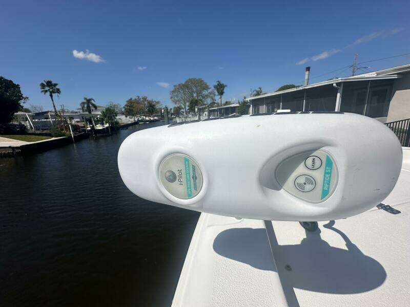 24ft Sea Hunt Yacht For Sale