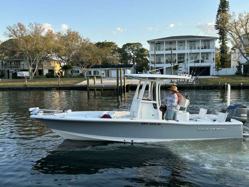 24ft Sea Hunt Yacht For Sale