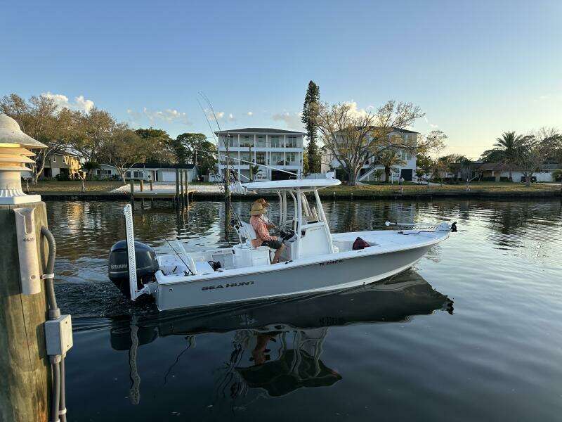 24ft Sea Hunt Yacht For Sale