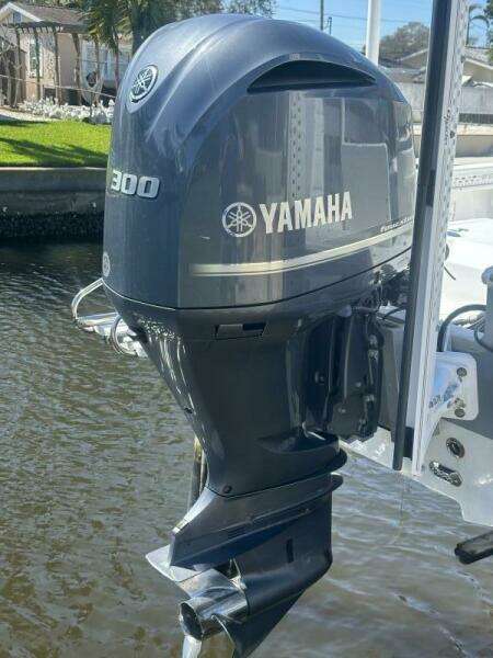 24ft Sea Hunt Yacht For Sale