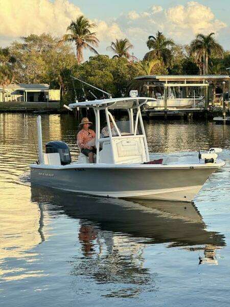 24ft Sea Hunt Yacht For Sale