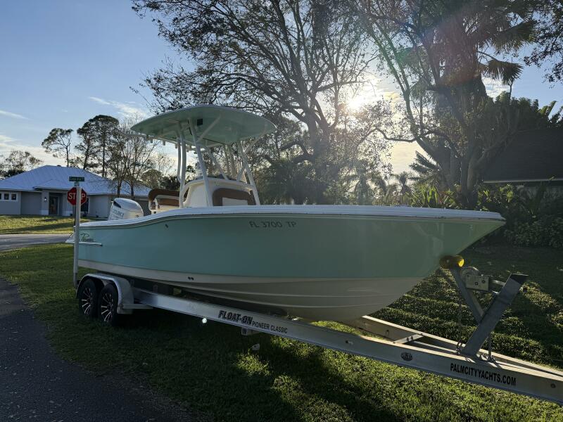 22' 2023 Pioneer 220 Bay Sport