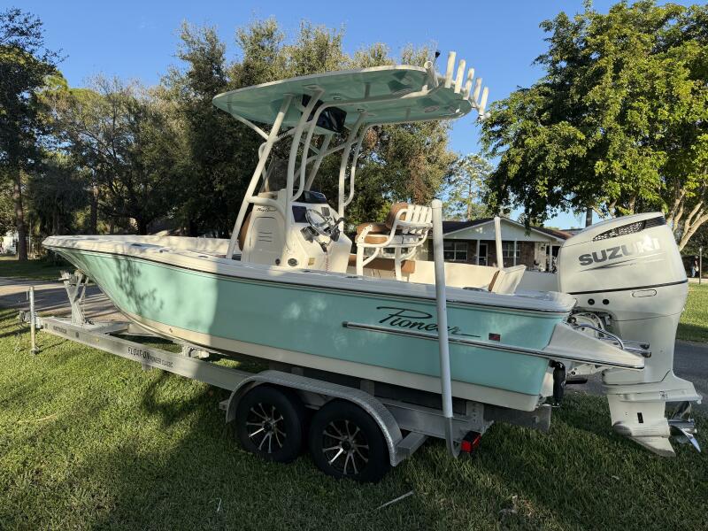 22' 2023 Pioneer 220 Bay Sport