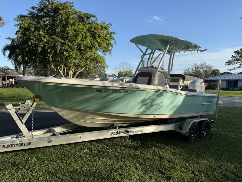 22' 2023 Pioneer 220 Bay Sport