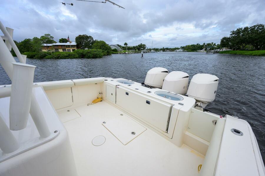 35' 2020 Cobia 350 CC