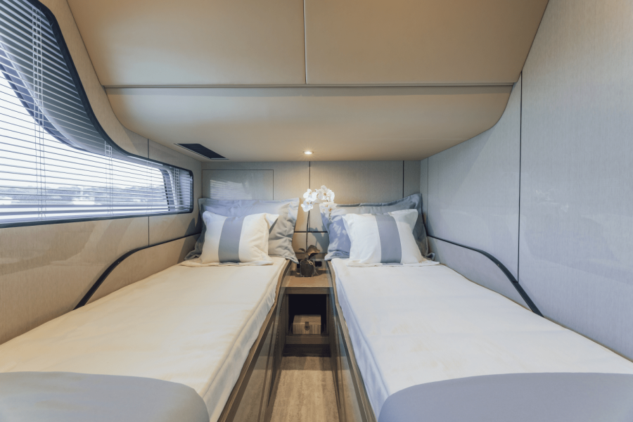 57ft Cruisers Yachts Yacht For Sale