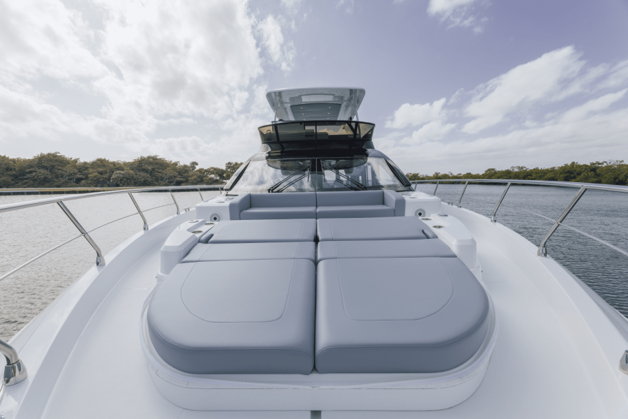 57ft Cruisers Yachts Yacht For Sale