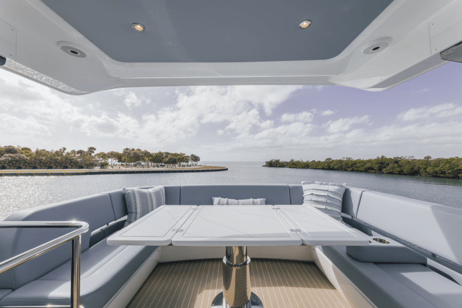 57ft Cruisers Yachts Yacht For Sale