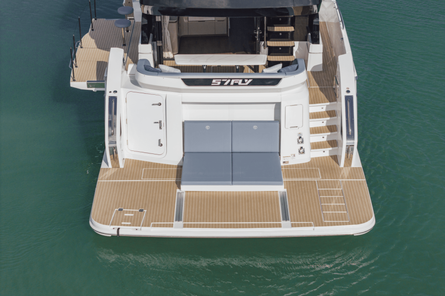 57ft Cruisers Yachts Yacht For Sale