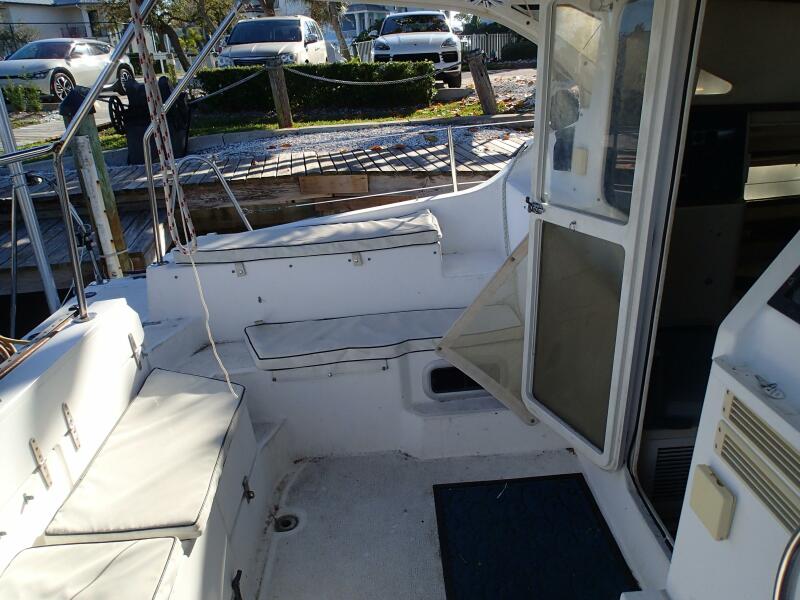 34' 2004 Gemini 105MC